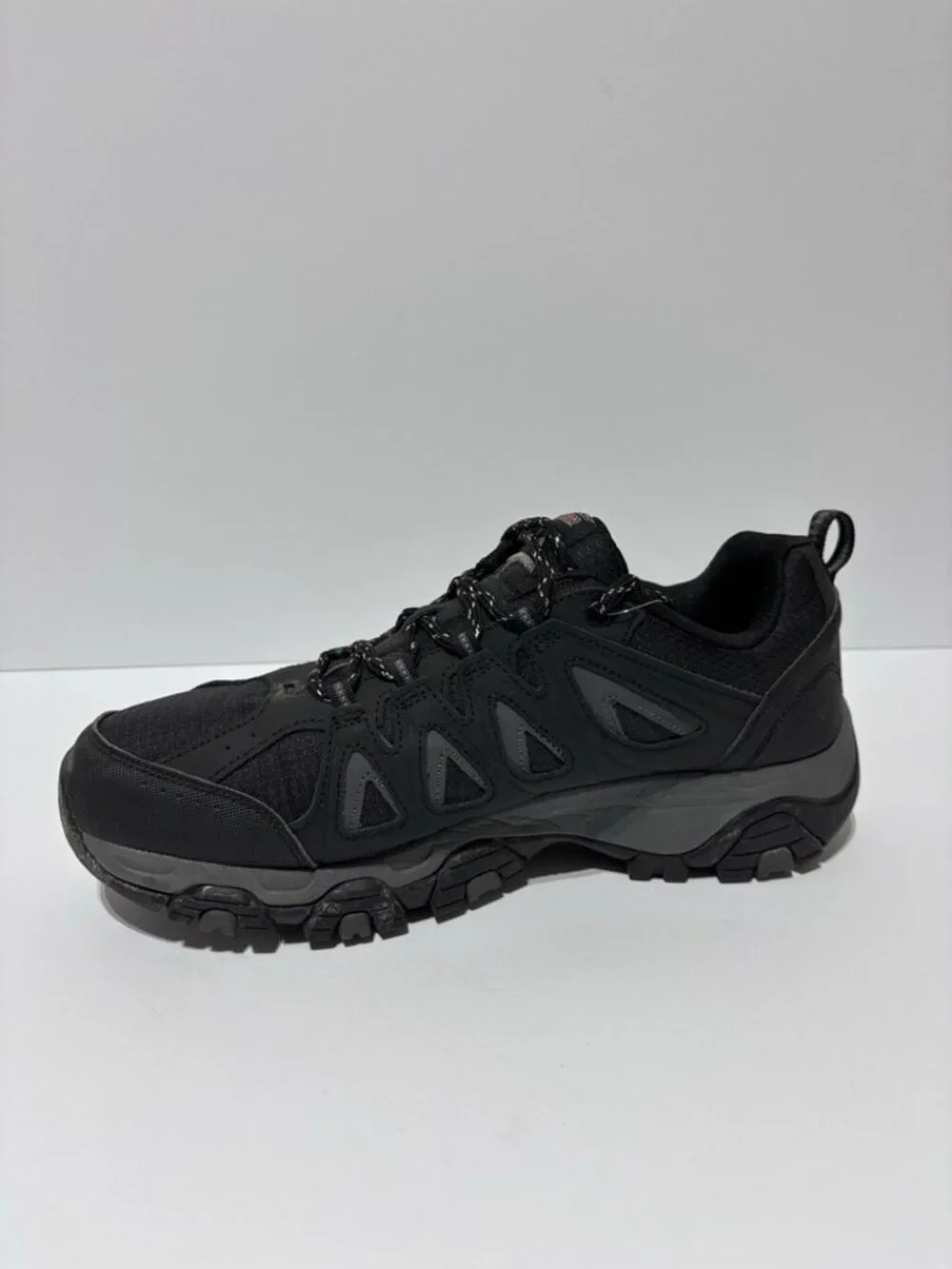 Skechers Men’s Terrabite Black Hiking Shoes, Size 12 M